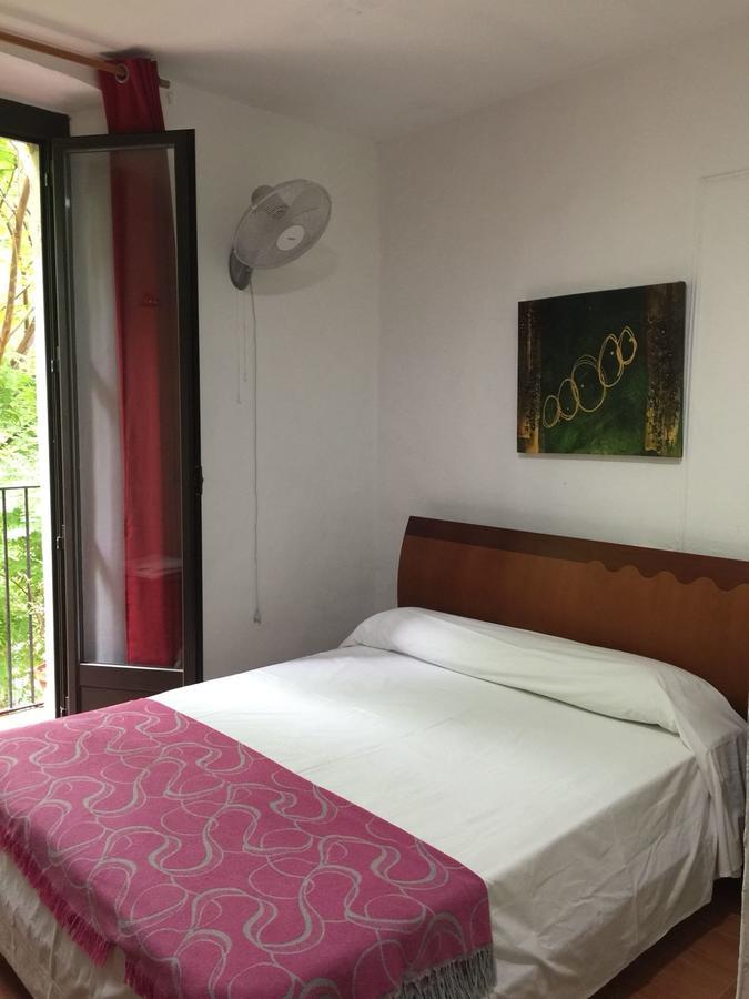 Pension Teruel Barcelona Exterior photo