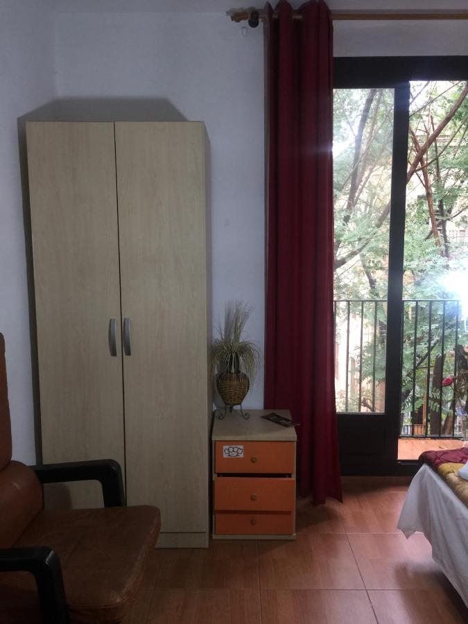 Pension Teruel Barcelona Exterior photo